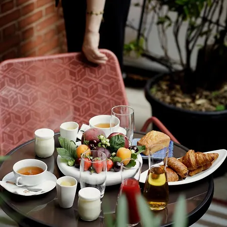 מלון Maison Decoret - Relais & Chateaux