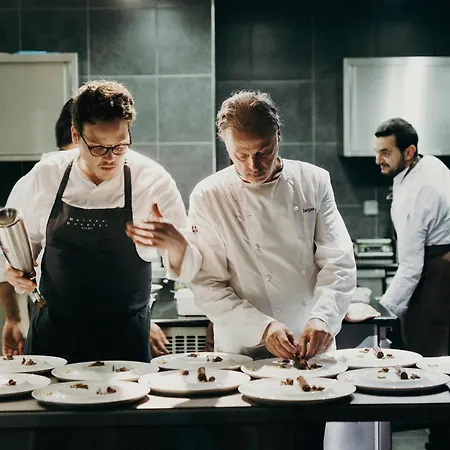 Hotel Maison Decoret - Relais & Chateaux