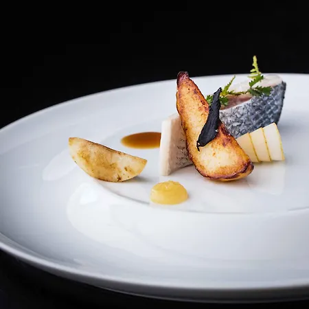 Maison Decoret - Relais & Chateaux מלון 4*