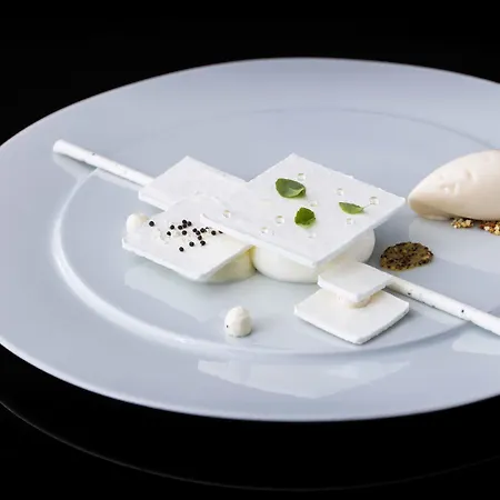 מלון Maison Decoret - Relais & Chateaux 4*