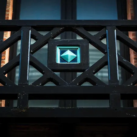 Maison Decoret Hotel